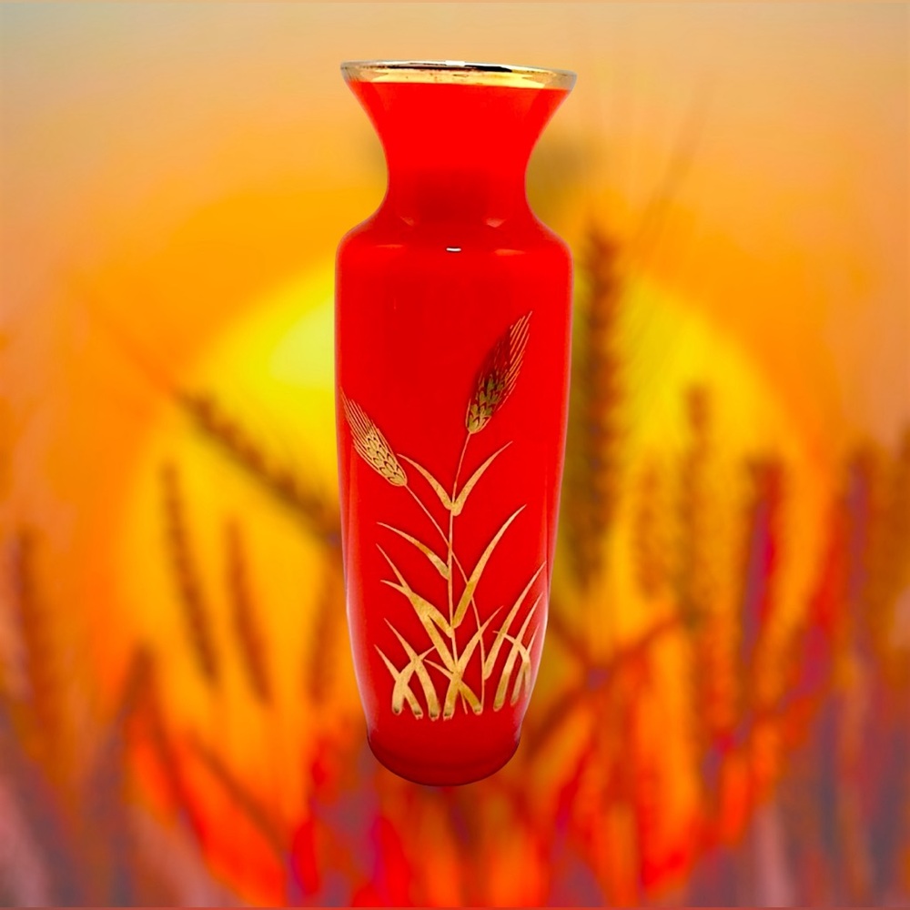 ✨VINTAGE✨Enesco Import Japan orange/red glass vase with a gold wheat design